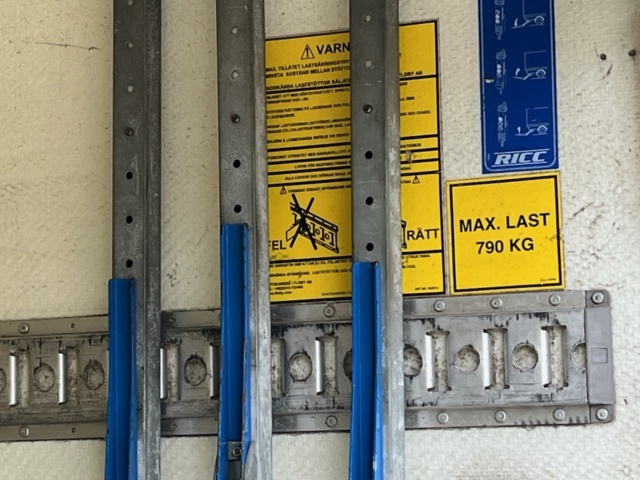 1401847-11 Mercedes-Benz Sprinter 316 CDI skåp baklift 2011