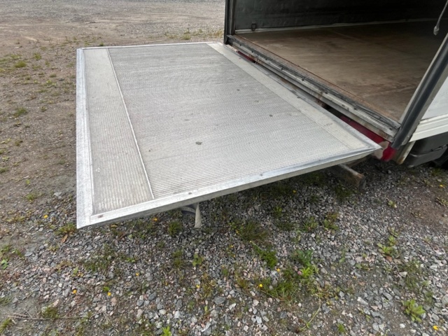 1401847-9 Mercedes-Benz Sprinter 316 CDI skåp baklift 2011