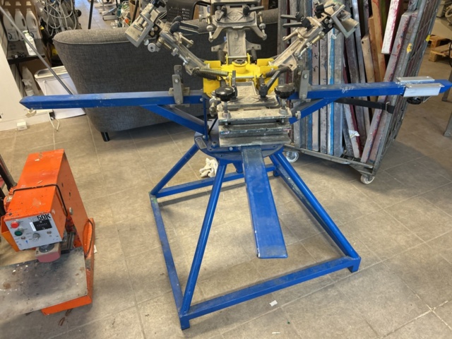 1296677-8 Utrustning för screen-/screentryck.