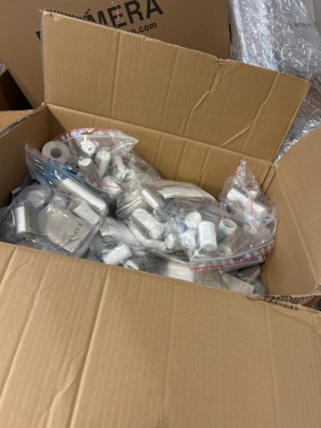 1296678-6 Wholesale of mixed goods and spare parts in cardboard boxes and plastic boxes