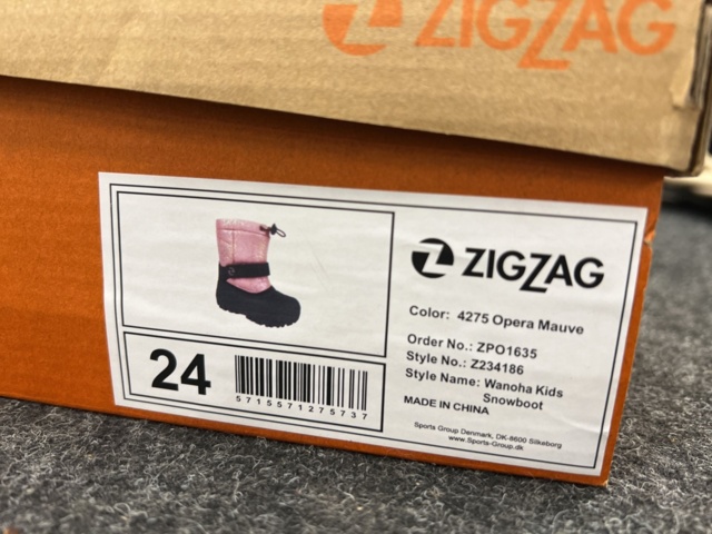 1402287-2 1 par barnkängor ZigZag strl 24