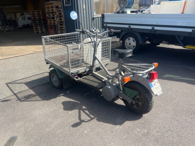 1395431-4 Flakmoped - Norsjö Carrier Electric - 2005 (Reparationsobjekt)