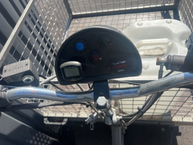 1395431-11 Flakmoped - Norsjö Carrier Electric - 2005 (Reparationsobjekt)