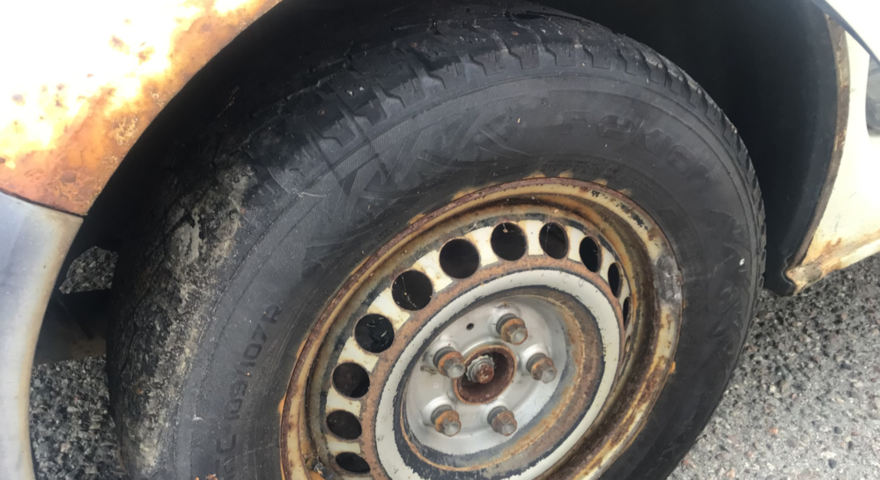 1332994-9 Volkswagen Transporter Kombi T30 2.5 TDI 4Motion Manual, 131hp, 2007 (Scratch object)