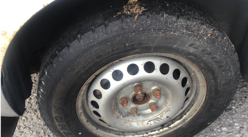 1332994-11 Volkswagen Transporter Kombi T30 2.5 TDI 4Motion Manual, 131hp, 2007 (Scratch object)