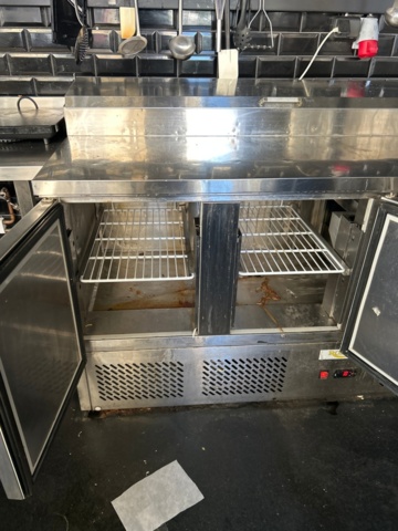 1368175-2 Refrigerated counter with cooling trough - Rolley