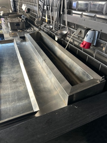 1368175-4 Refrigerated counter with cooling trough - Rolley