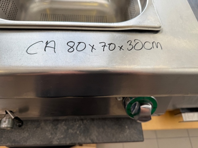 1176431-4 Värmebrunn för infällning i bänk, ca 180x7030 cm