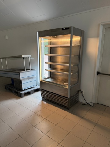 1176437-2 Väggkyl med nattgardin och ledbelysning, ca 100x65x195 cm