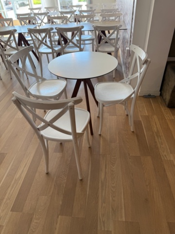 1176442-3 Restaurangmöbler, stolar och bord 4:or och 2:or runda och kvadratiska