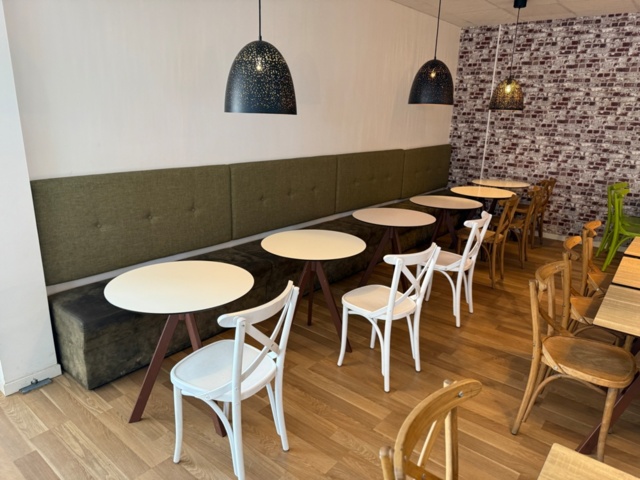 1176442-4 Restaurangmöbler, stolar och bord 4:or och 2:or runda och kvadratiska