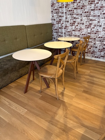 1176442-6 Restaurangmöbler, stolar och bord 4:or och 2:or runda och kvadratiska