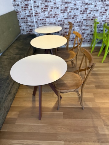 1176442-7 Restaurangmöbler, stolar och bord 4:or och 2:or runda och kvadratiska