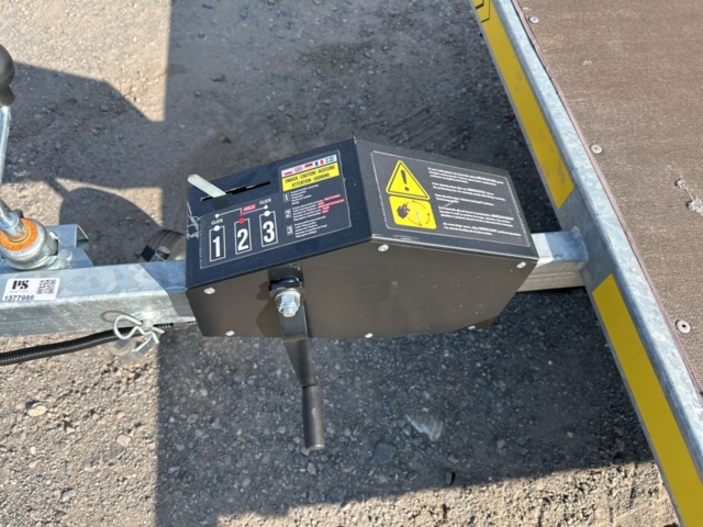 1377986-12 Maskintransport plattformstrailer 750kg Lorries PT75 2617 -2023