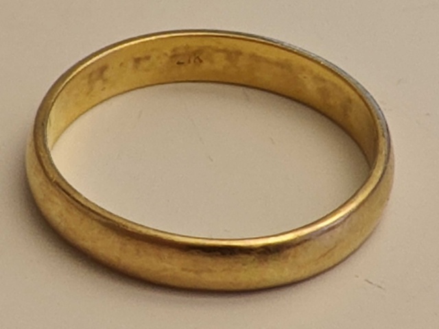 1130290-9 Parti med smycken i guld