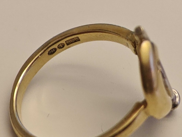 1130290-17 Parti med smycken i guld