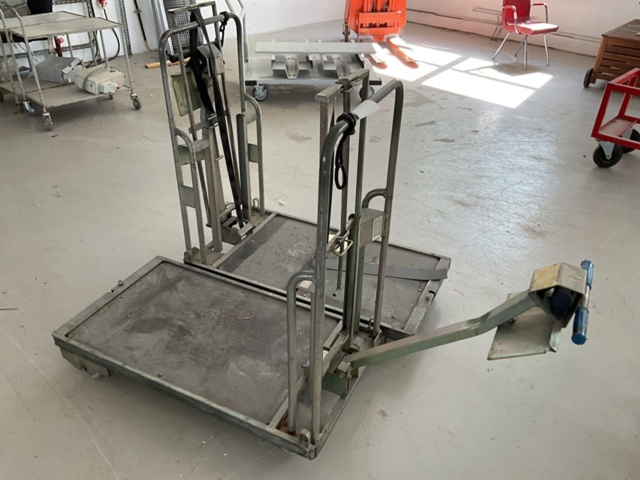 1405123-1 2 st. lagervagnar