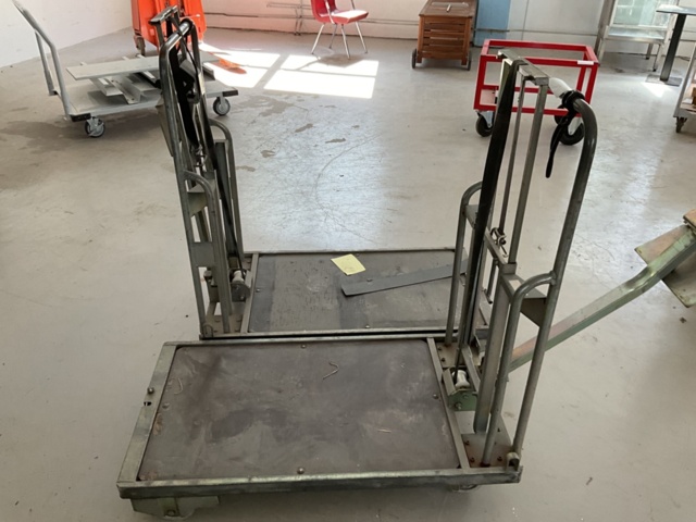 1405123-2 2 st. lagervagnar