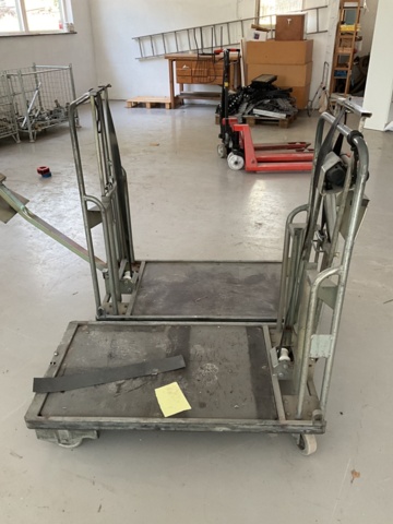 1405123-5 2 st. lagervagnar