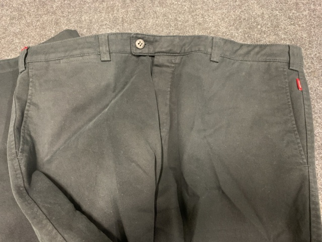 1402907-23 18 st byxor Sansiro