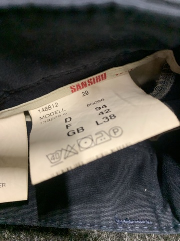 1402907-30 18 st byxor Sansiro