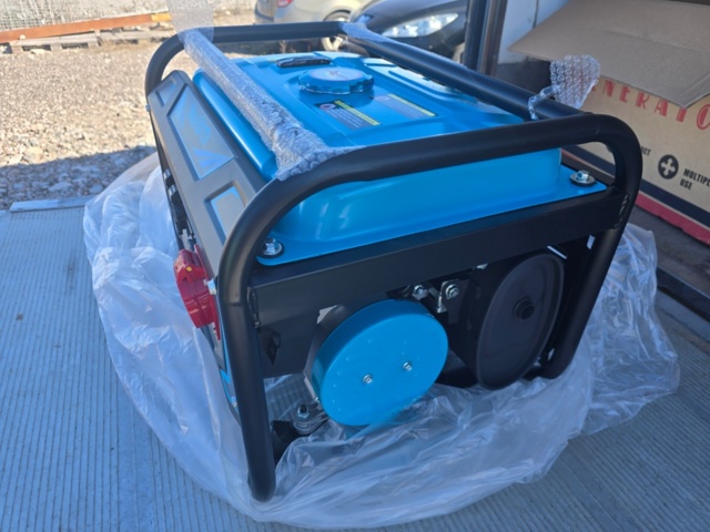 1405227-3 Nytt bensindrivet elverk 3-fas 6,5 kw