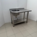 1176448-2 Diskbänk med stor ho, sil, kulventil och underhylla. Ca 100x70x90 cm