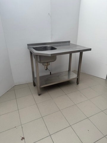 1176448-2 Diskbänk med stor ho, sil, kulventil och underhylla. Ca 100x70x90 cm