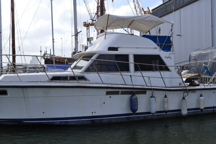 1371112-1 Uniflite/Chris Craft Concertible 42 -1979