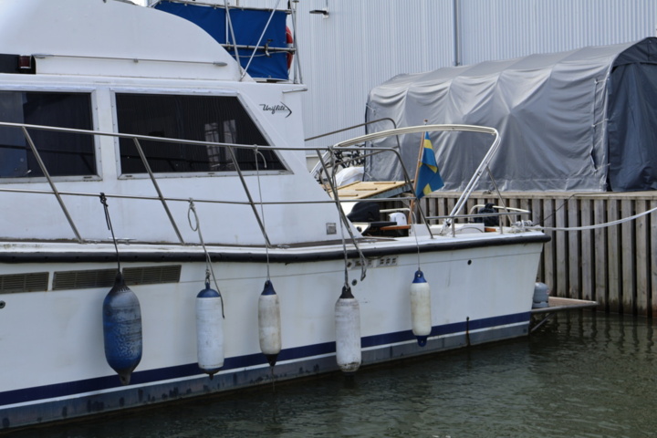 1371112-5 Uniflite/Chris Craft Concertible 42 -1979