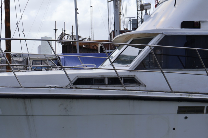 1371112-6 Uniflite/Chris Craft Concertible 42 -1979