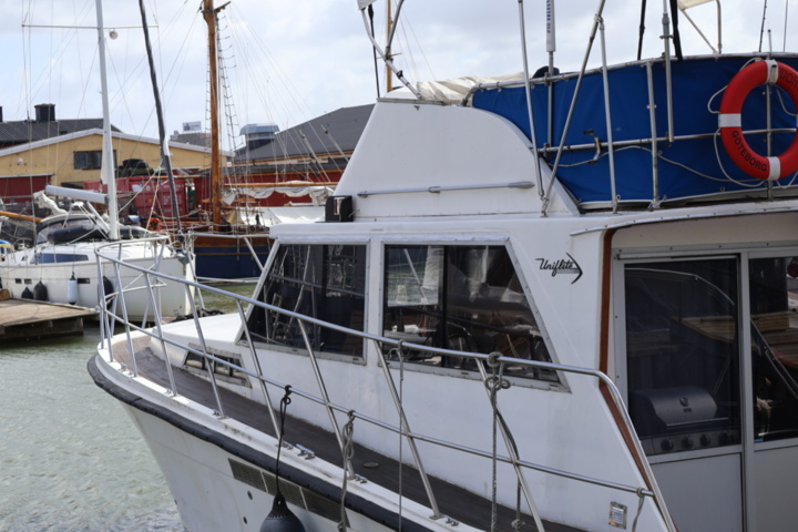 1371112-14 Uniflite/Chris Craft Concertible 42 -1979