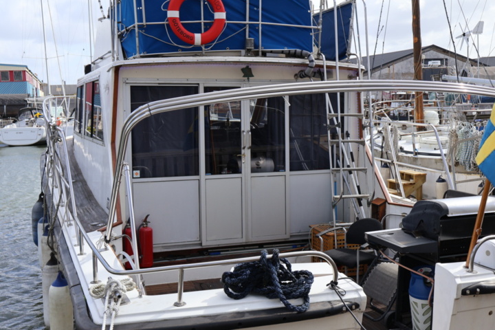 1371112-16 Uniflite/Chris Craft Concertible 42 -1979