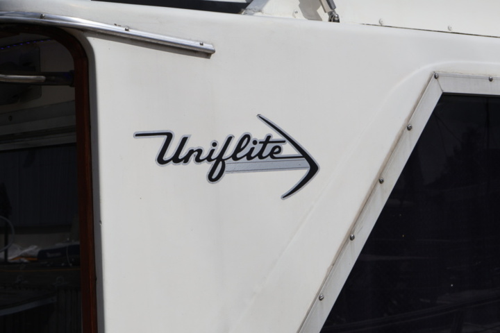 1371112-20 Uniflite/Chris Craft Concertible 42 -1979