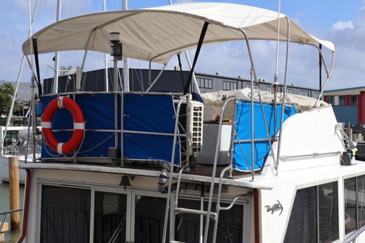 1371112-22 Uniflite/Chris Craft Concertible 42 -1979