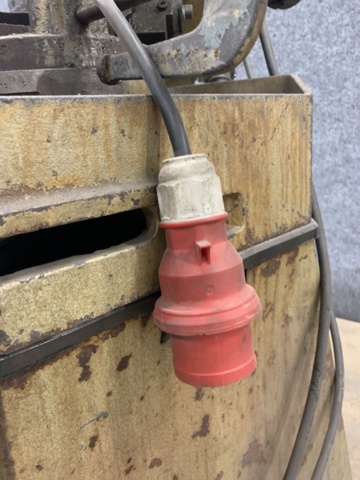 1407302-11 Metallkap, Thomas 250E