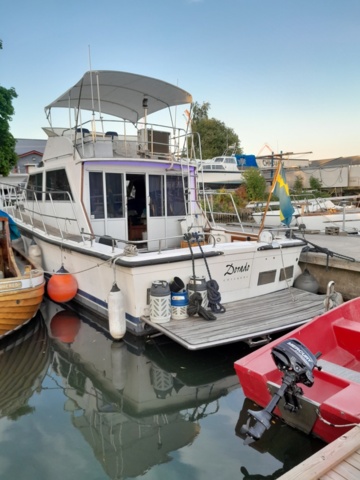 1371112-23 Uniflite/Chris Craft Concertible 42 -1979