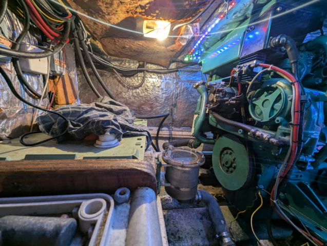 1371112-61 Uniflite/Chris Craft Concertible 42 -1979