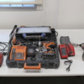 1356927-1 Borrmaskin, skruvdragare, batterier, laddare, lampa