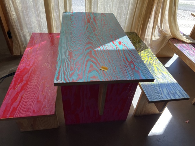 1395473-2 Matbord med bänkar – 2 st bord och 4 st bänkar