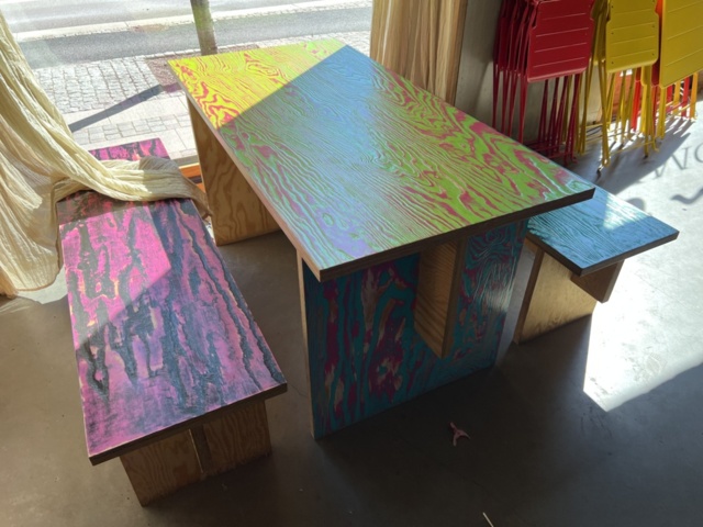 1395473-3 Matbord med bänkar – 2 st bord och 4 st bänkar