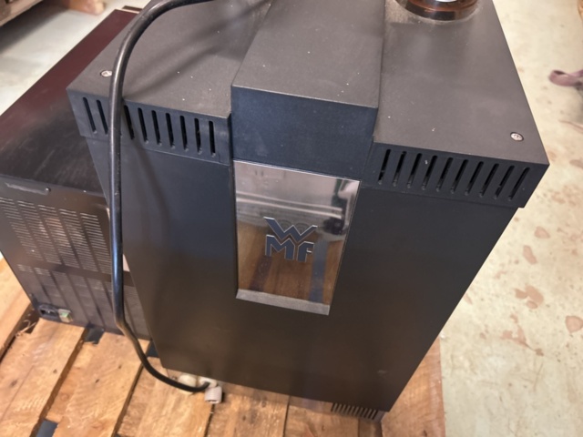 1383126-7 Coffee machine with milk cooler - WMF Presto