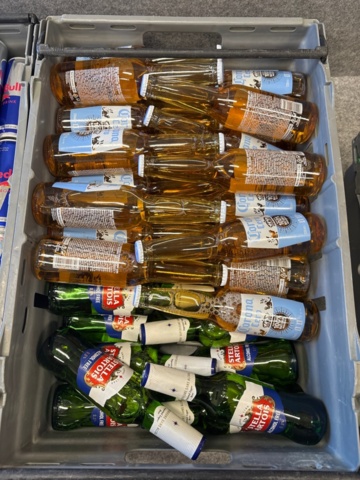 1367837-6 Läsk & alkoholfri dryck enligt bilder
