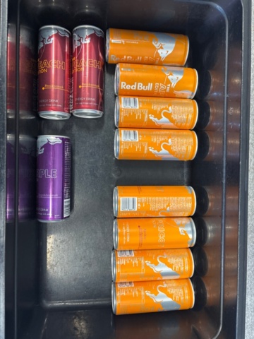 1367837-8 Läsk & alkoholfri dryck enligt bilder