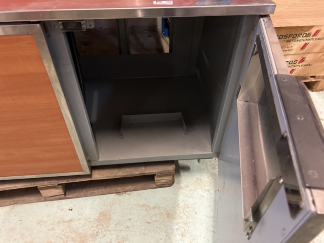 1383128-5 Garbage station - Duke SUB-PW-72-RM