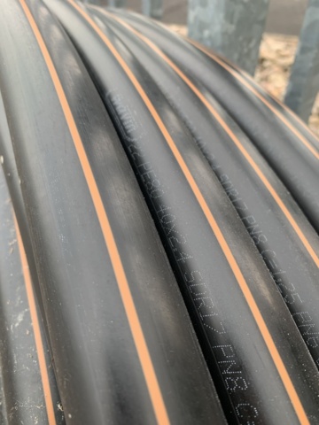 1094605-3 Pem-rör Wavin brun stripe 40X2,4 L=200M PN8 PE80 SDR17