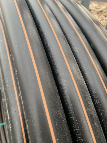 1094605-4 Pem-rör Wavin brun stripe 40X2,4 L=200M PN8 PE80 SDR17