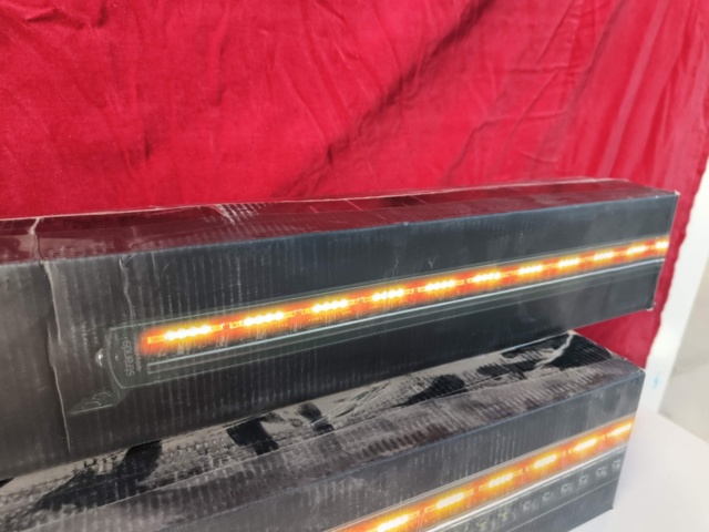 1331802-2 Två stycken ledramper Strands Siberia NG 22" / 32"