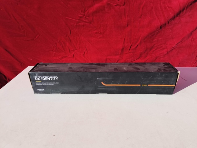 1331803-1 Ledramp Strands DK Identity 20"