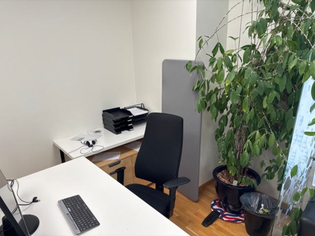 1356961-1 Kontorsmöbler